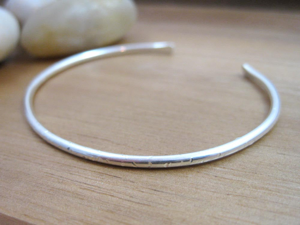 Hammered Sterling Silver Handmade Cuff Bracelet, Minimalist Simple Shiny  Silver 1/4 inch Wide, 6 1/2 long, Thick and Solid, Gift for Her